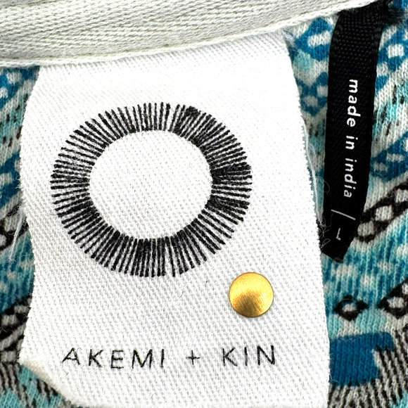 ANTHROPOLOGIE AKEMI & KIN Large Blue Diamond Print Boho Roll Tab Embellished Top - Picture 5 of 10